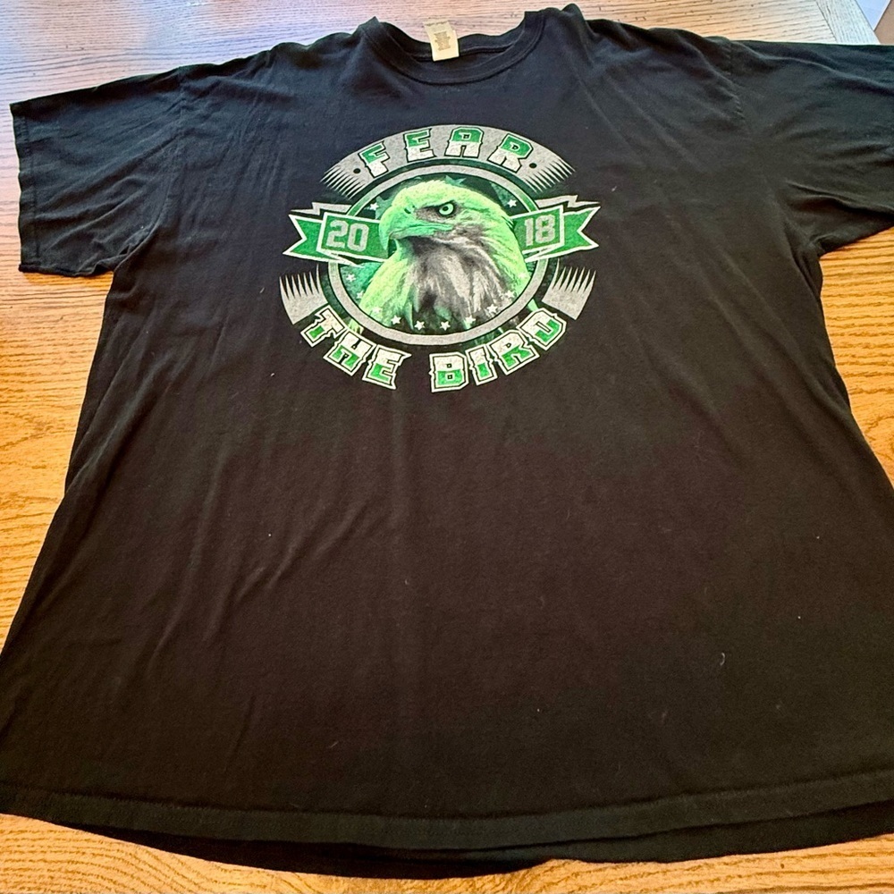 Men’s Gildan Black and Green Eagle Short Sleeve Tee with Vibrant Logo 2XL
